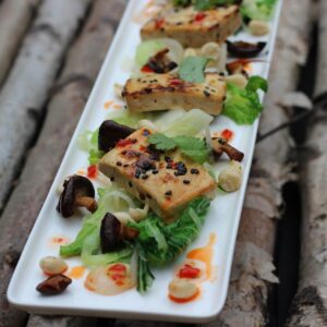 Brochettes de légumes et de tofu aux épices